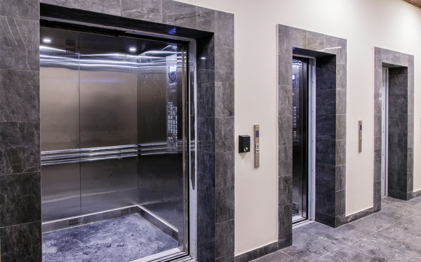 چرا در آسانسور آینه نصب می نمایند؟ پاسخ این سوال شما را غافلگیر خواهد نمود!